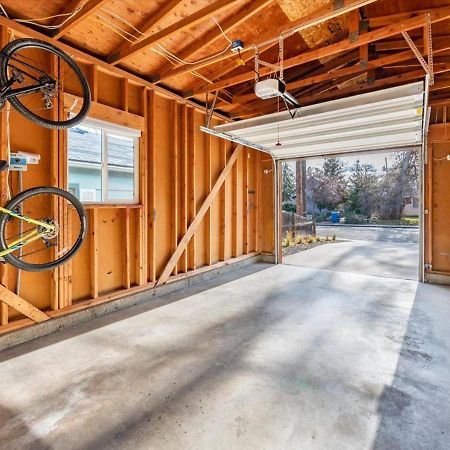 Mid Century Modern Boise-River Bungalow W/ Hot Tub Bagian luar foto