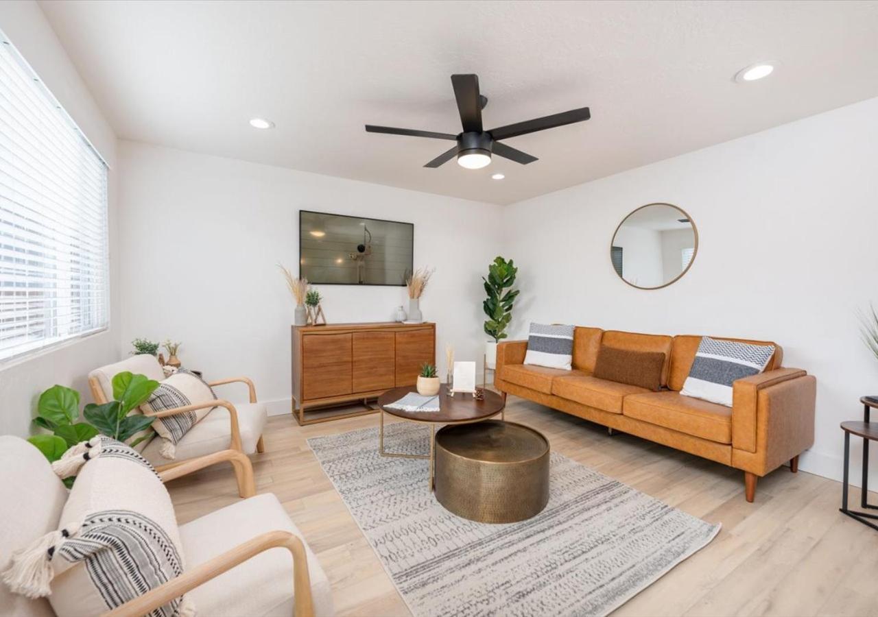 Mid Century Modern Boise-River Bungalow W/ Hot Tub Bagian luar foto
