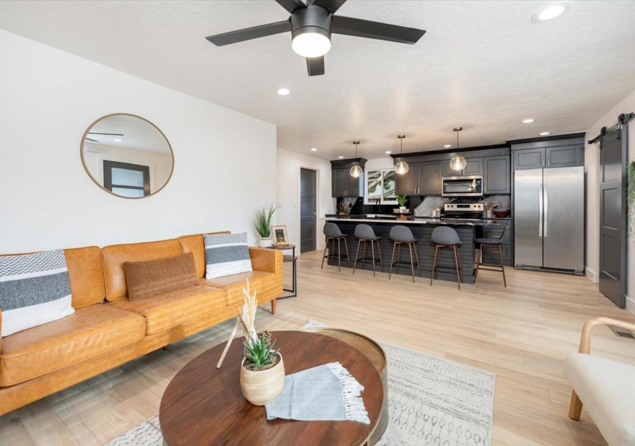 Mid Century Modern Boise-River Bungalow W/ Hot Tub Bagian luar foto